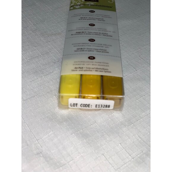 Stampin Up Blendabilities Daffodil Delight Markers Dual Tip Ink 3-Pack Yellow - Picture 6 of 7